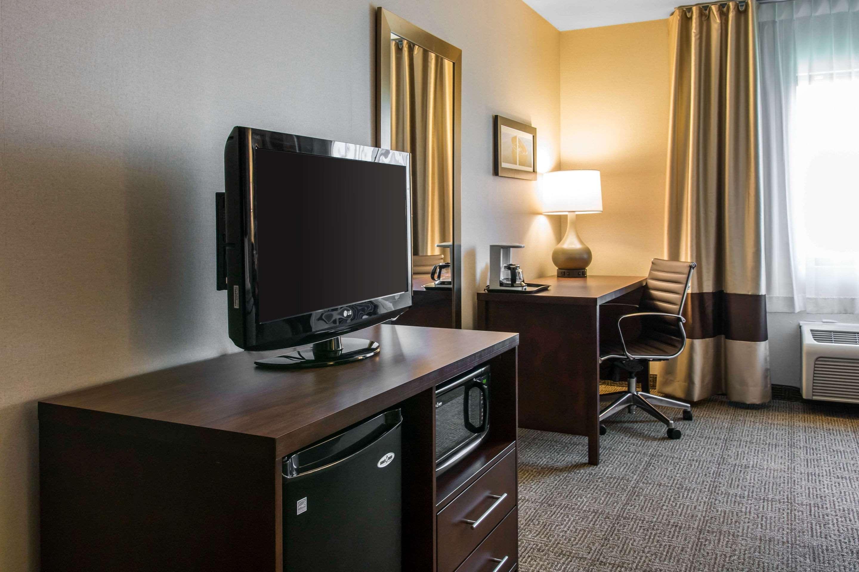 Comfort Inn Ludington Near Us-10 Extérieur photo