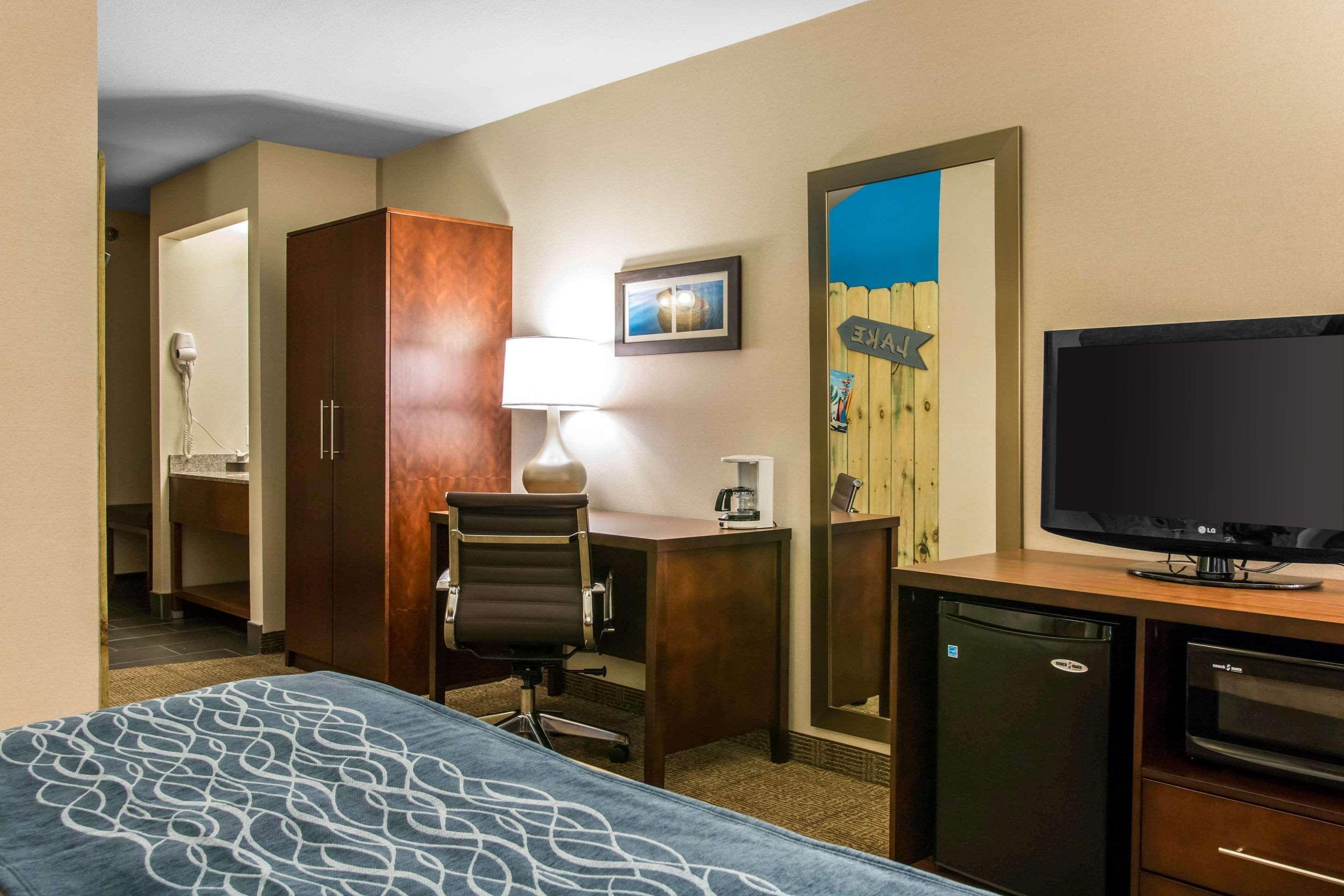 Comfort Inn Ludington Near Us-10 Extérieur photo