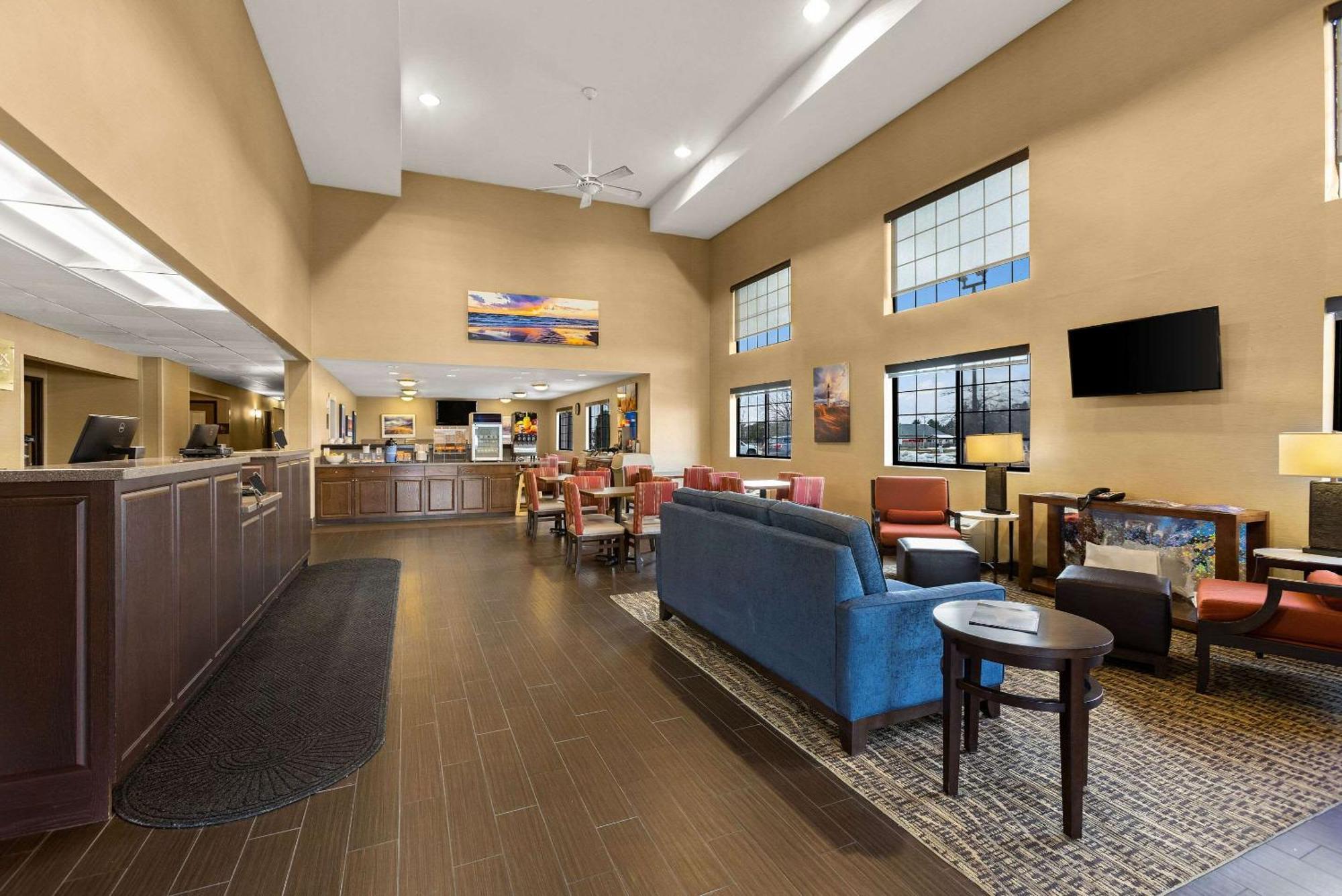 Comfort Inn Ludington Near Us-10 Extérieur photo