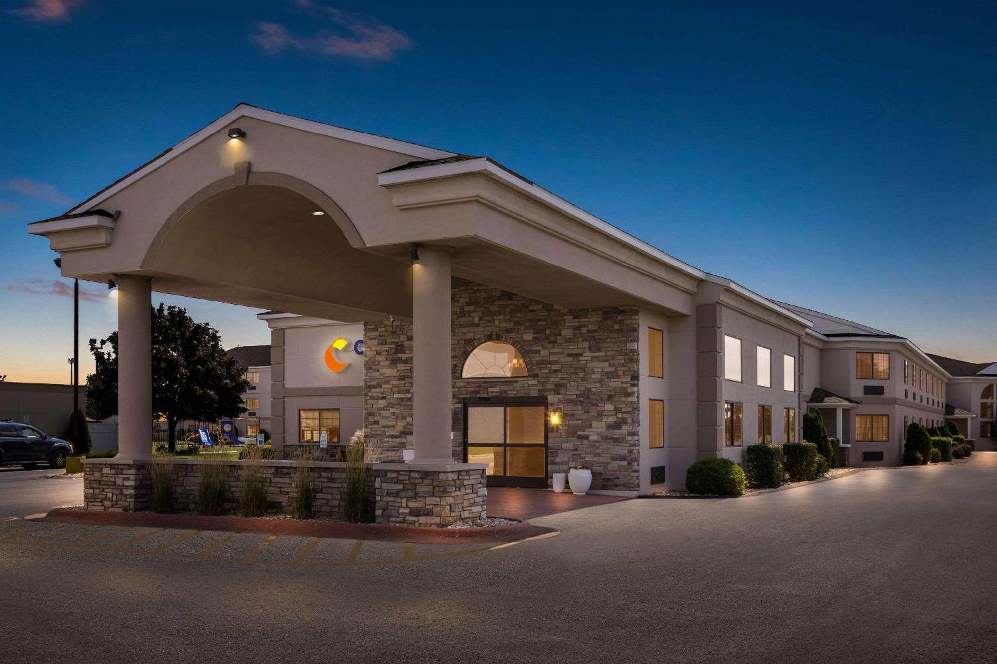 Comfort Inn Ludington Near Us-10 Extérieur photo
