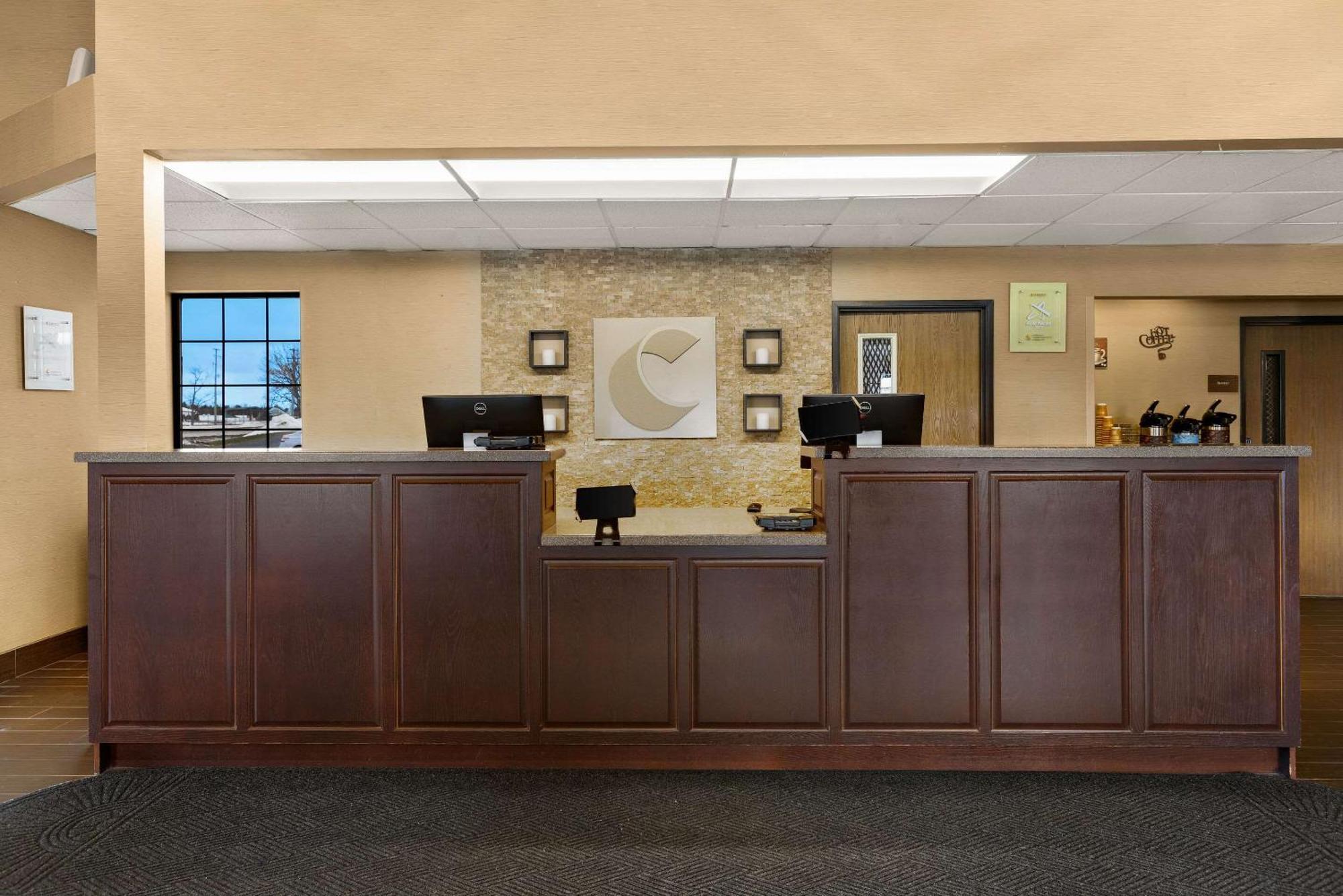 Comfort Inn Ludington Near Us-10 Extérieur photo