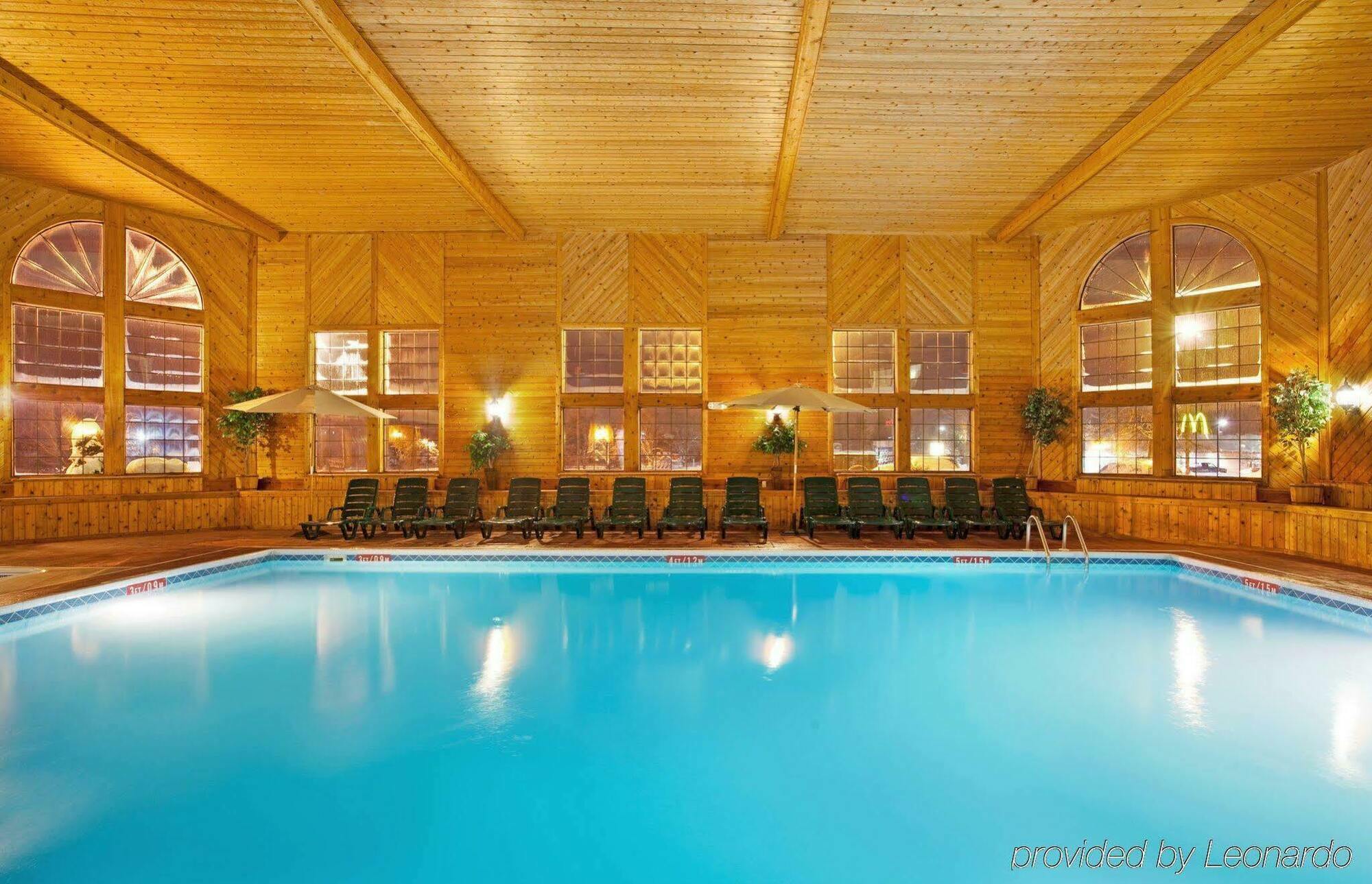 Comfort Inn Ludington Near Us-10 Extérieur photo